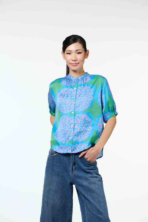 Daniela Top- Kuih Bom Grass Roots