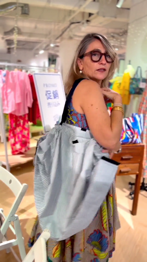 Episode 1. Shopping Bag