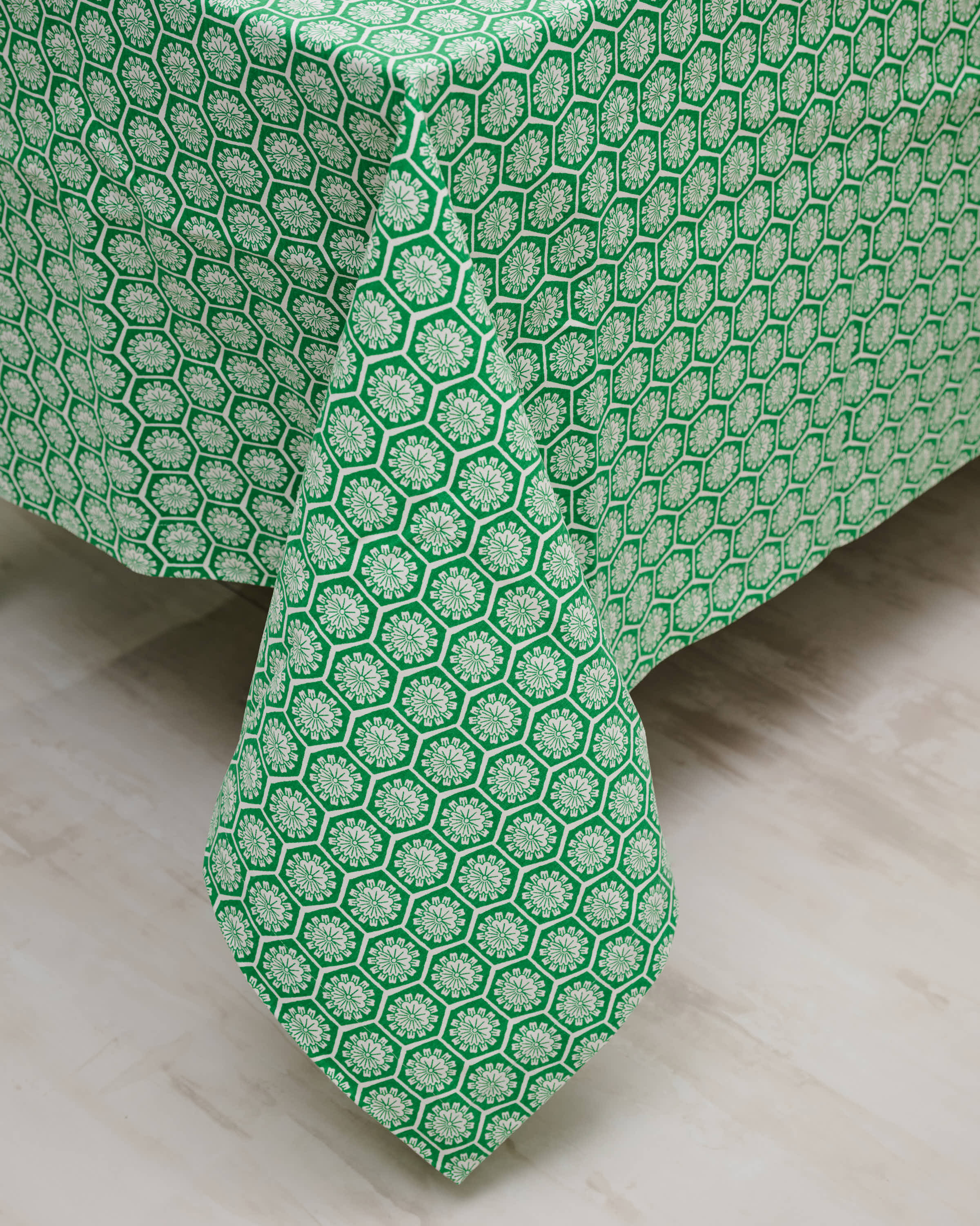 Large Table Cloth-Willow Wishes Green