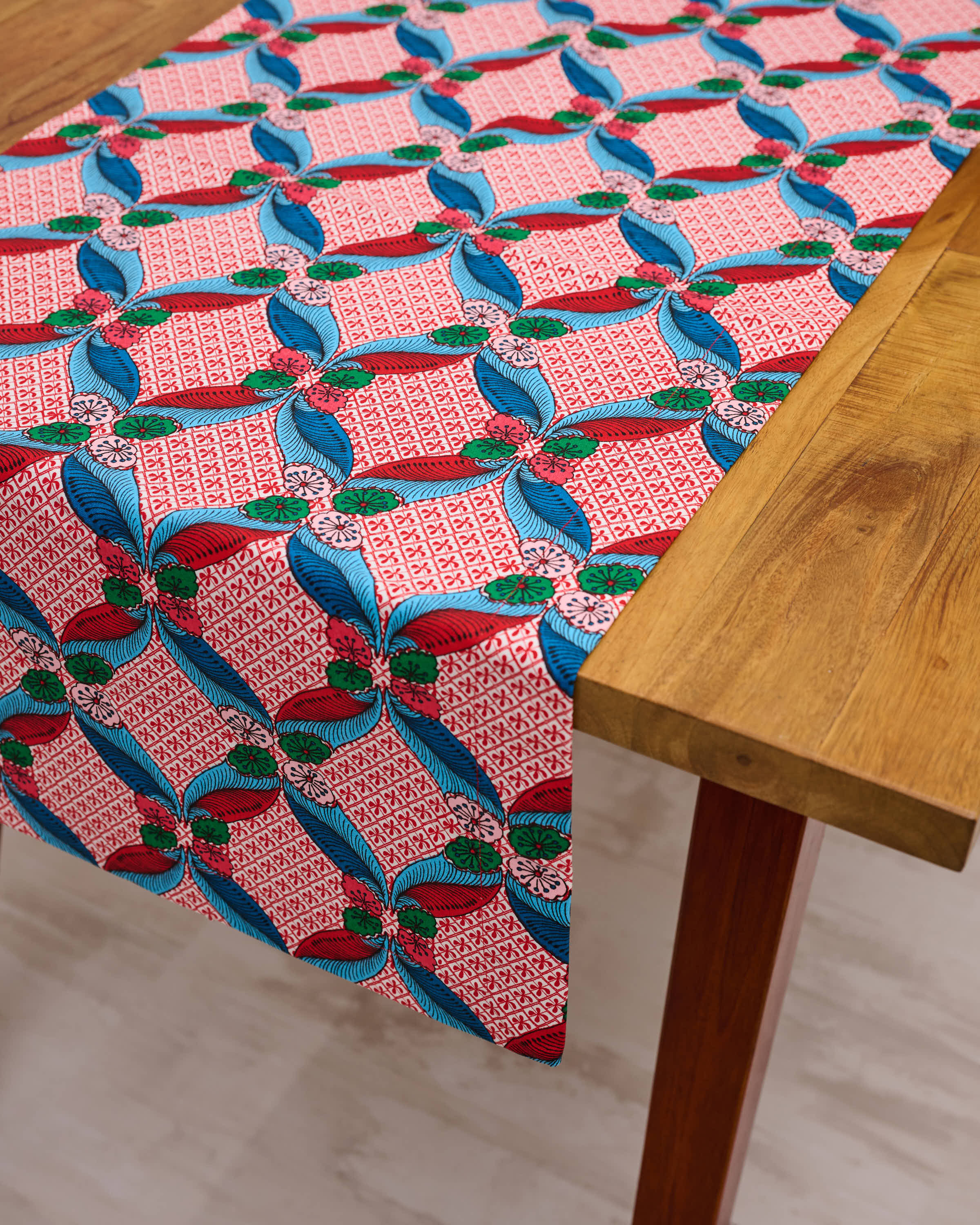 Table Runner - Seal The Deal Red