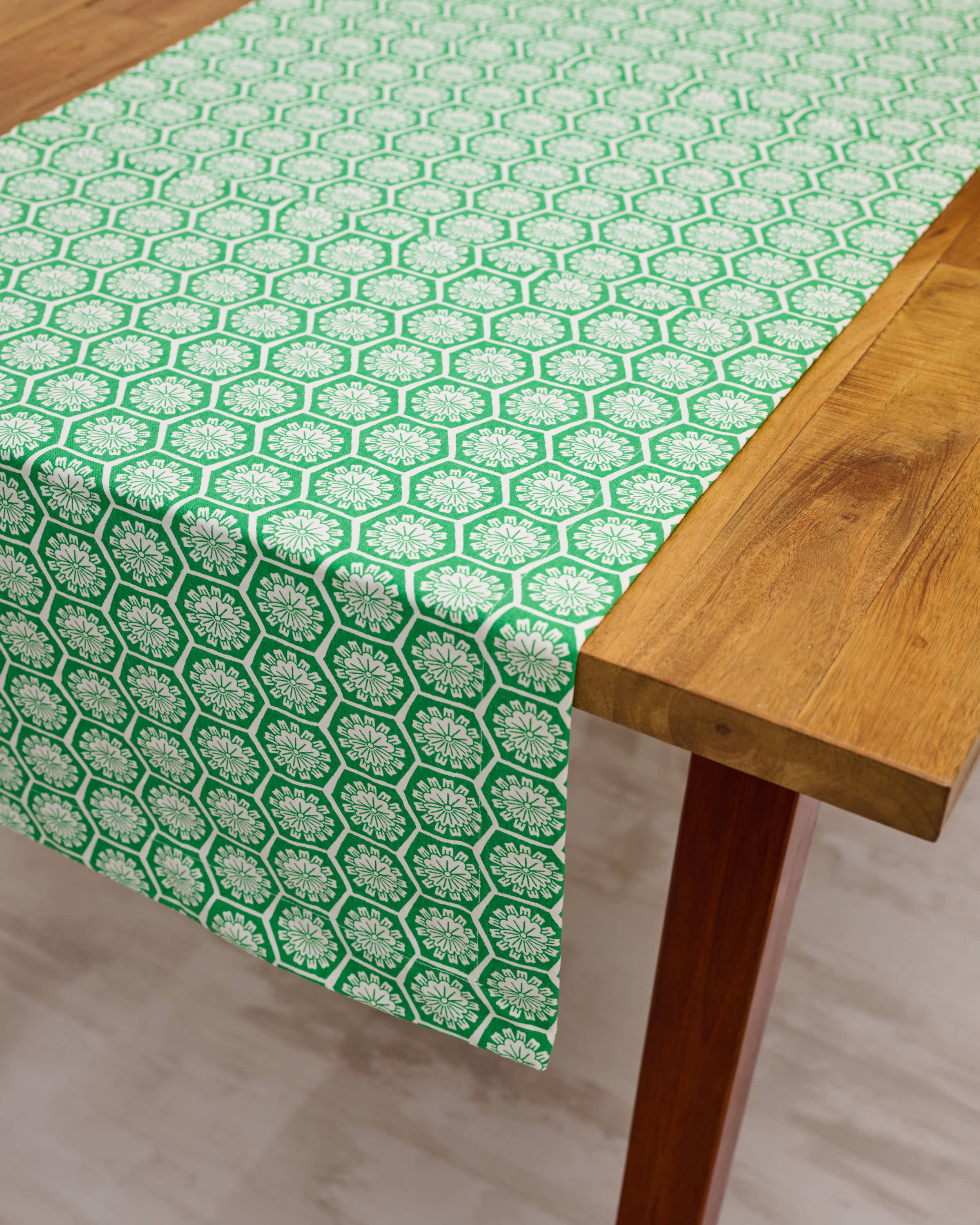 Table Runner - Willow Wishes Green