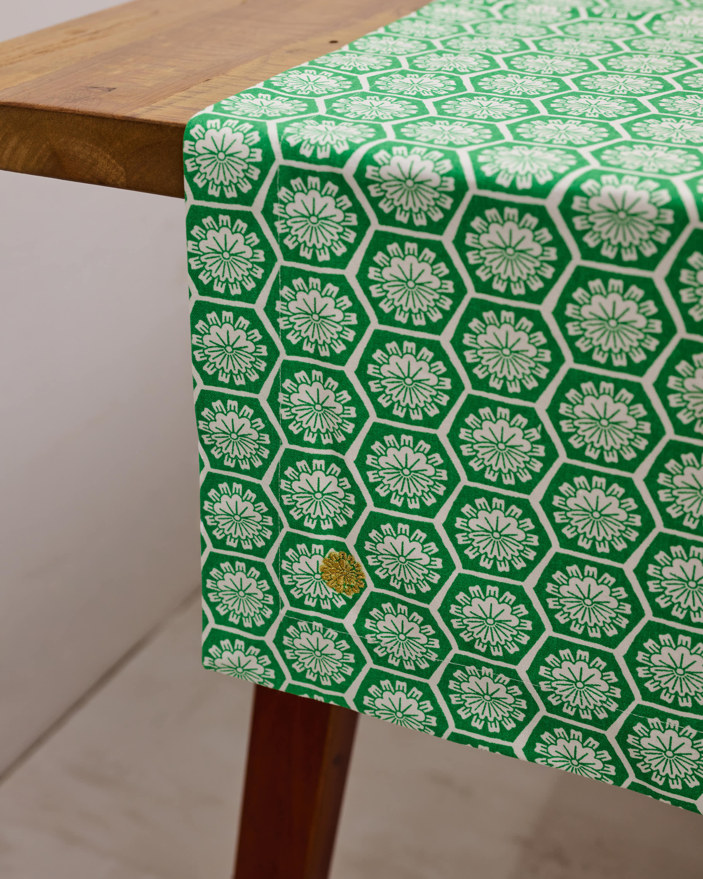 Table Runner - Willow Wishes Green