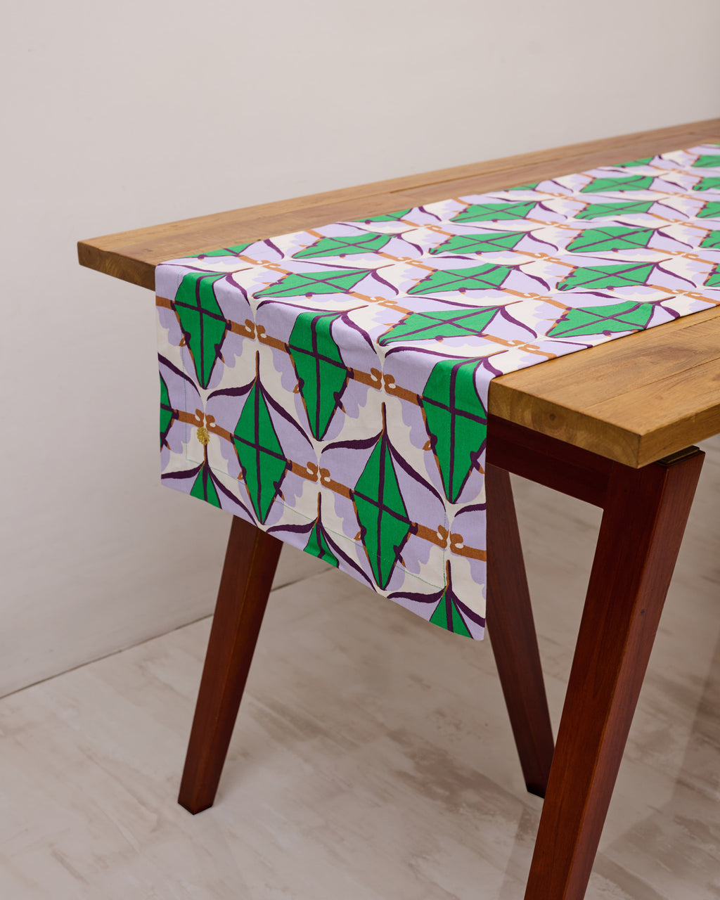 Table Runner - Diamond Lilac