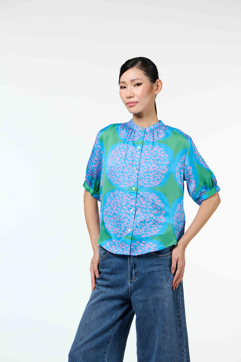 Daniela Top- Kuih Bom Grass Roots