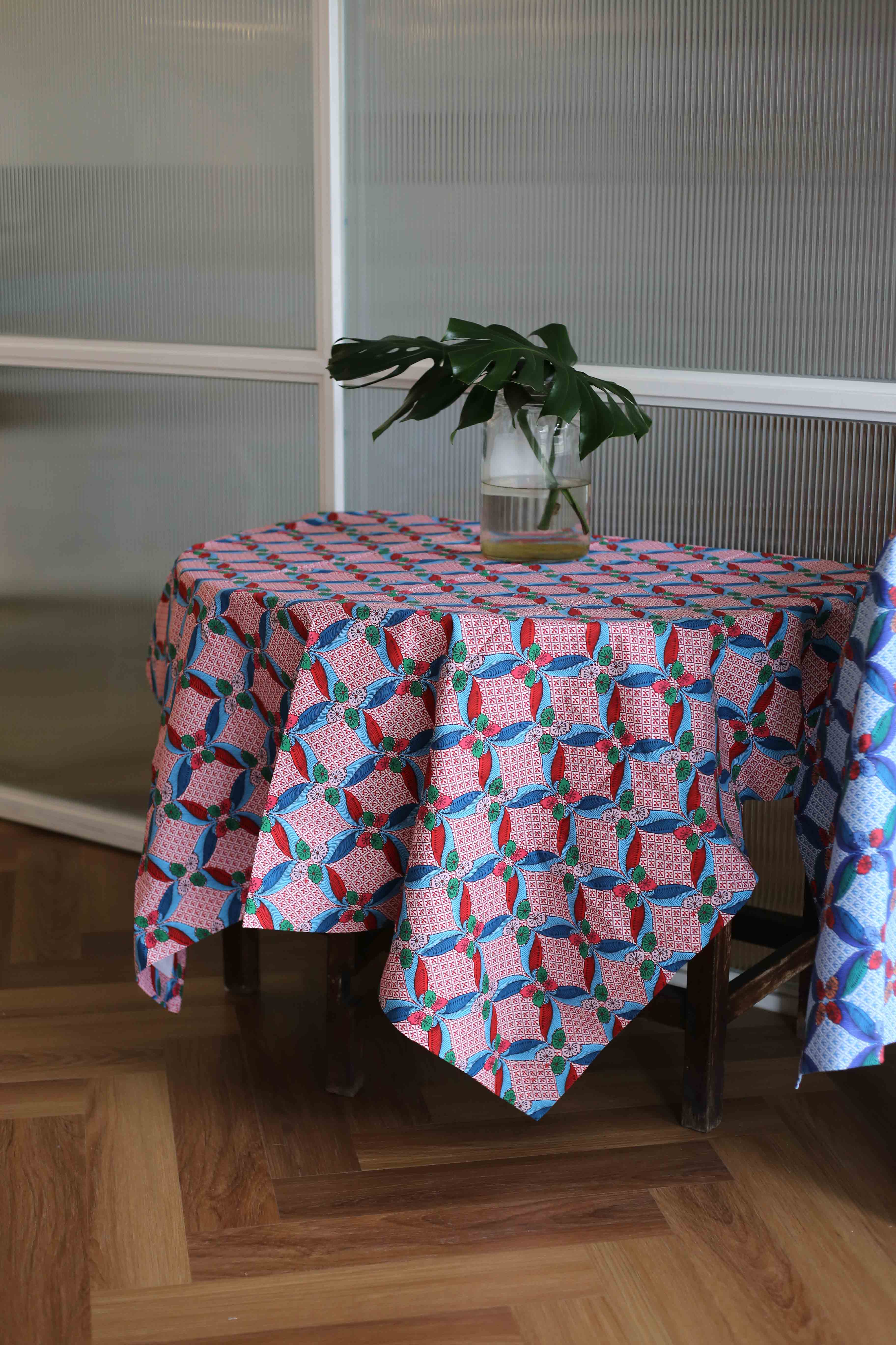 Square Table Cloth - Steal The Deal Red