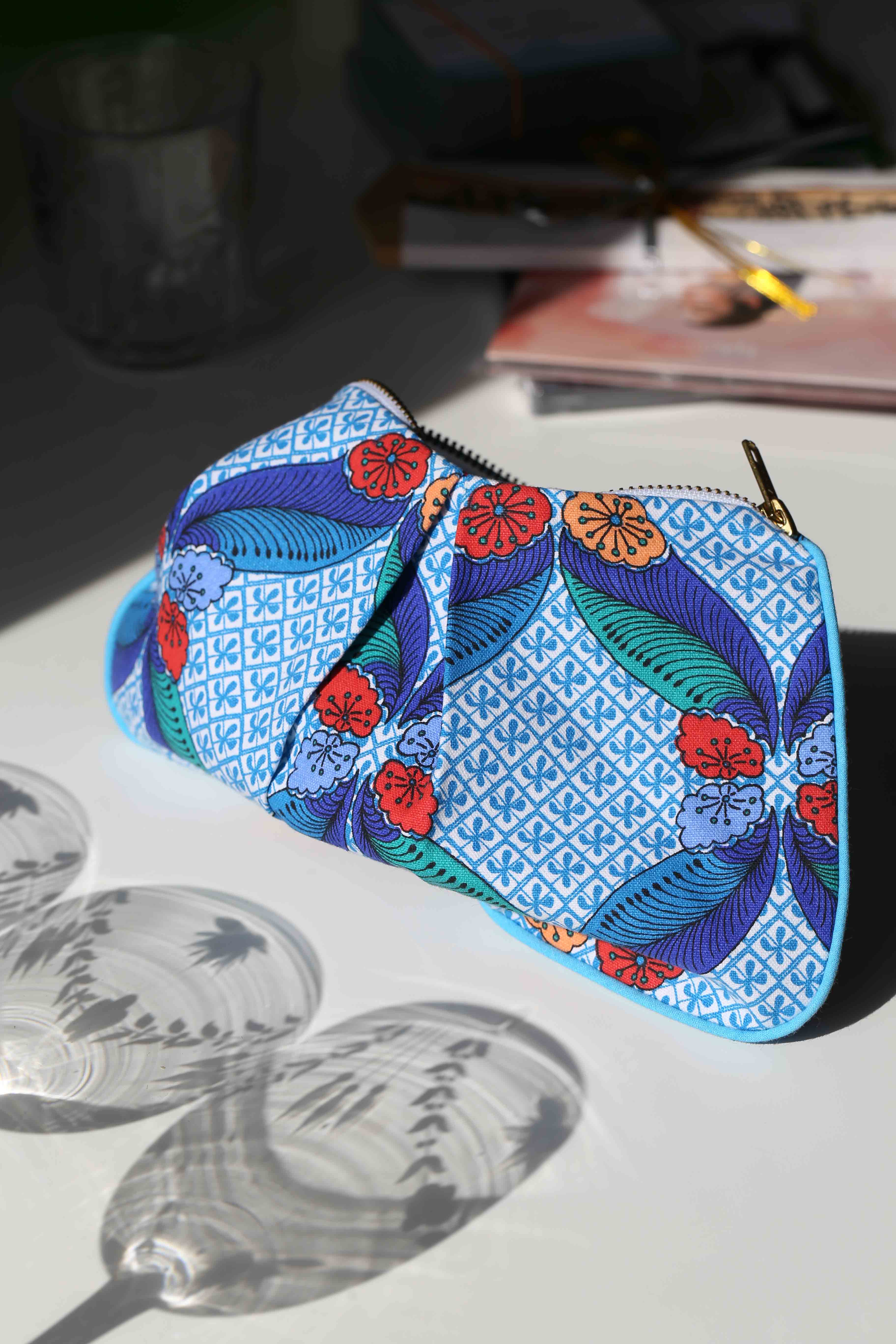 Pouch - Seal The Deal Blue