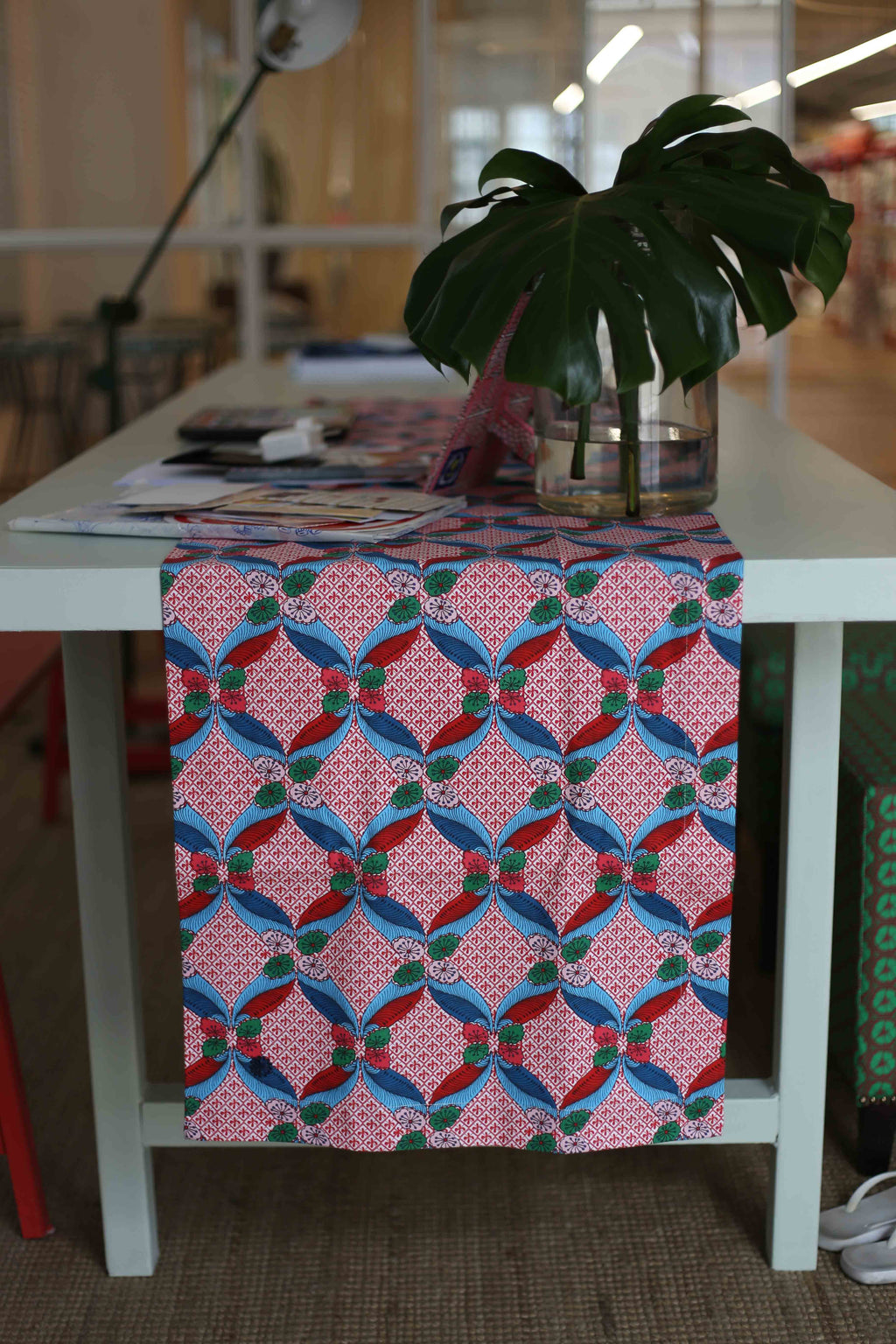 Table Runner - Seal The Deal Red