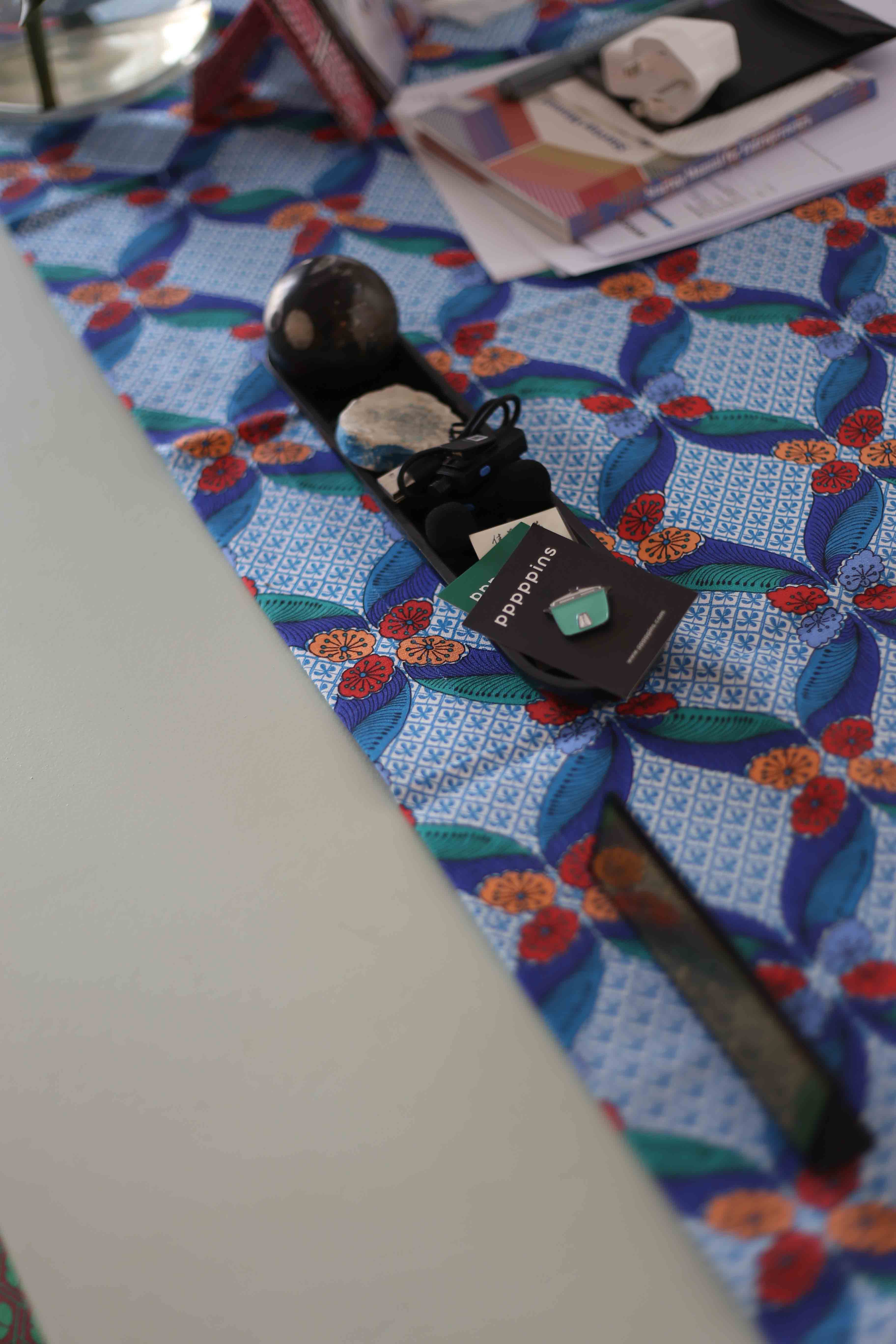 Table Runner - Seal The Deal Blue
