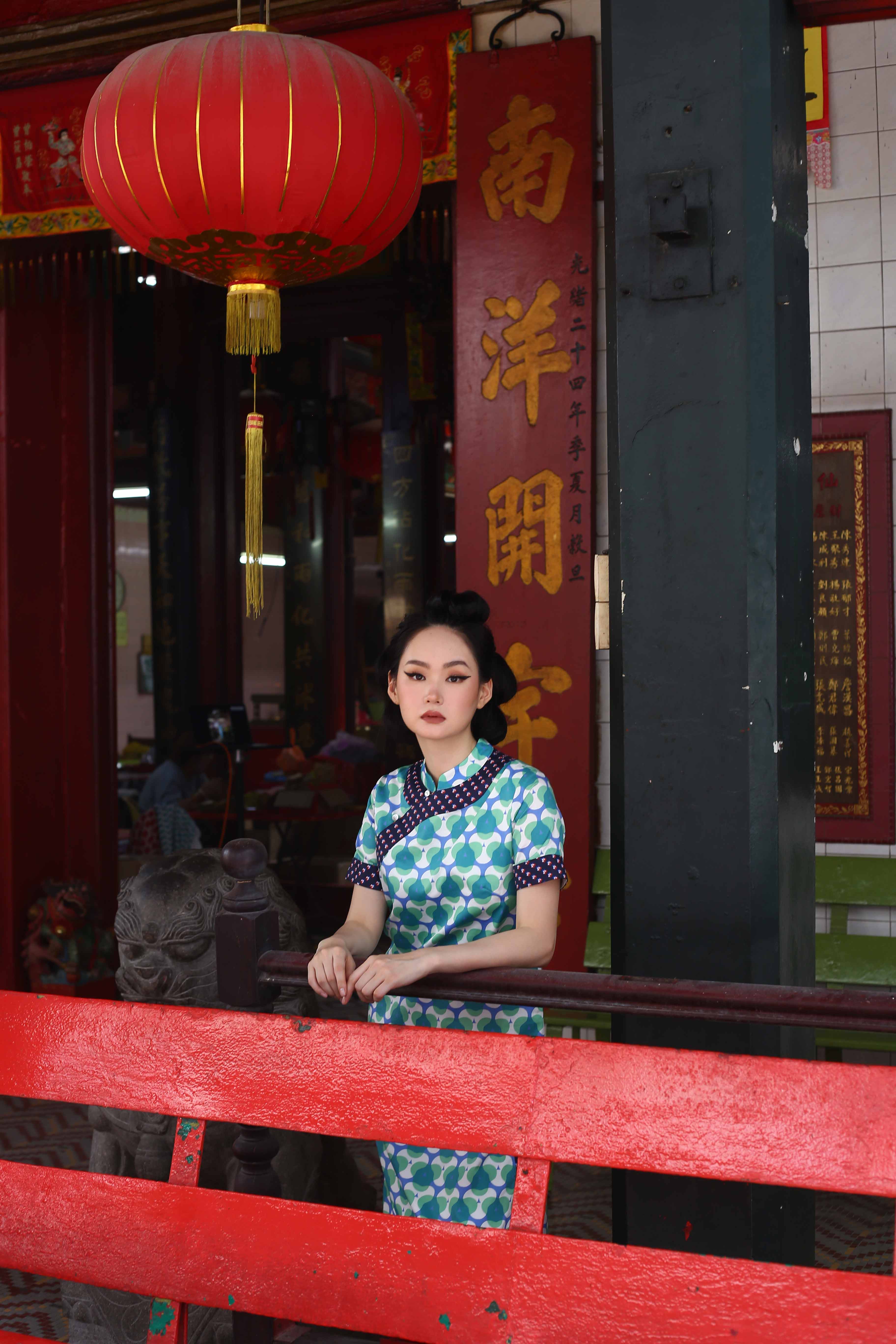 Long Cheongsam- Love On Top Green