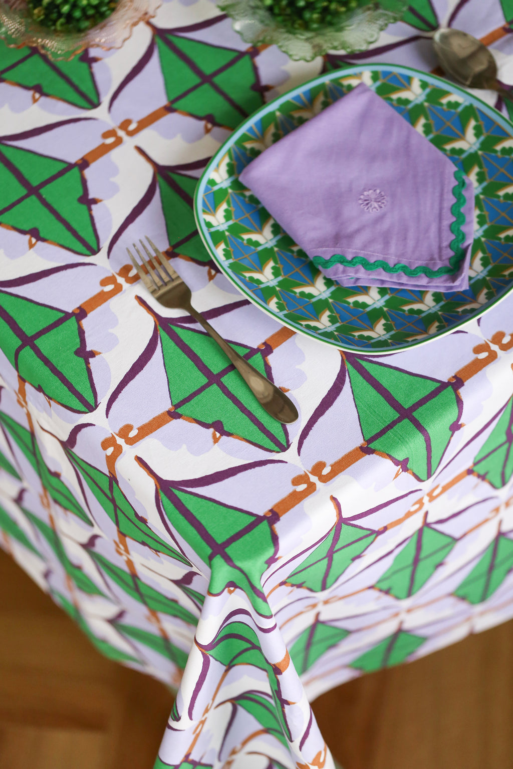 Large Table Cloth-Diamonds Lilac